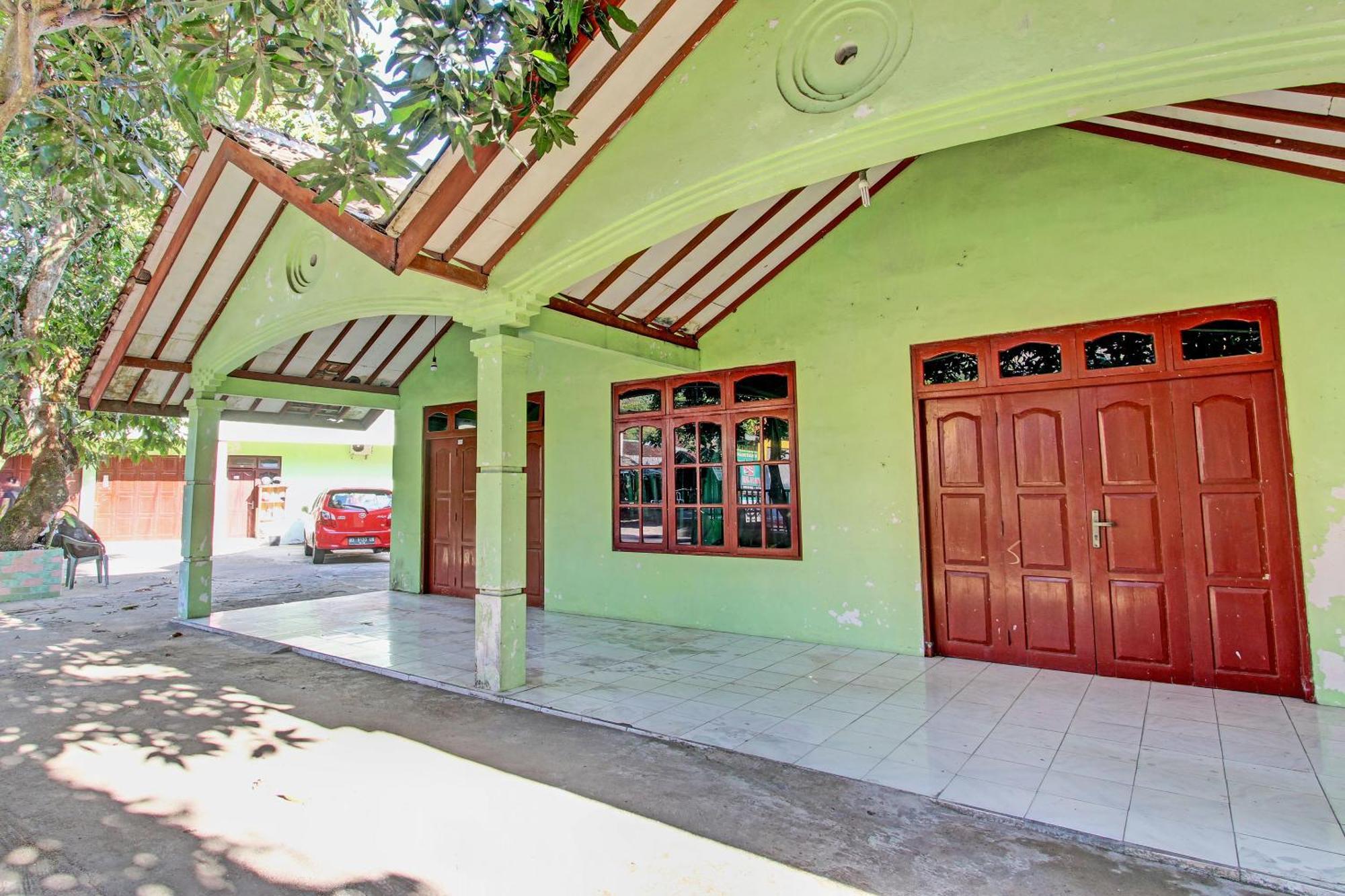 Spot On 93029 Pondok Wisata Sabar Menanti 2 Бантул Экстерьер фото